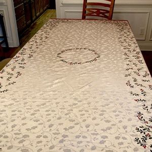 Elegant tablecloth